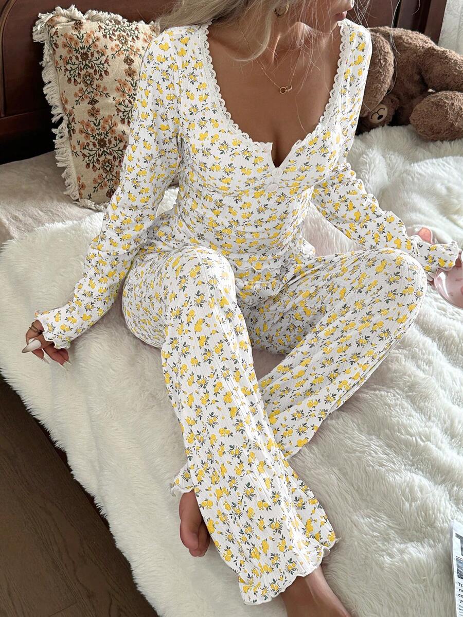 CottageSlumber Conjunto de pijama de manga larga con cuello cuadrado, encaje y estampado floral romántico con botones, estilo Cottage Slumber - Amarillo - Ver 1