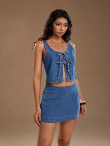 TRNVIE Bộ đồ nữ gồm áo tank top cổ tròn màu trơn, lưng xoắn và chân váy denim. - Màu xanh lam - Xem 5