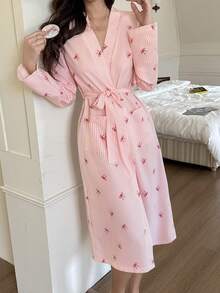 Dream Adore 女士睡袍清新、优雅、甜美、可爱、浪漫，粉色蝴蝶结条纹印花长袖双贴袋睡袍，搭配同色印花腰带，适合日常居家休闲穿着，舒适睡眠。 - 粉色 - 查看 6