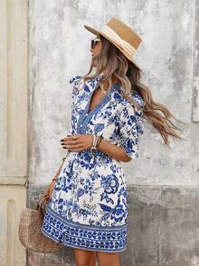 Pariaura 女士复古蓝白瓷纹印花连衣裙，荷叶边下摆，泡泡袖，收腰设计，V领，法式宫廷风短款茶歇裙 - 藍白色 - 查看 4