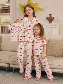 女童睡衣套装 - 两件套睡衣，夏季樱桃印花睡衣套装，白色红色圆领短泡泡袖上衣，彼得潘领，荷叶边下摆，松紧腰带，长裤，幼儿睡衣，假日必备，2026 必备可爱俏皮款 - 杏色 - 查看 7