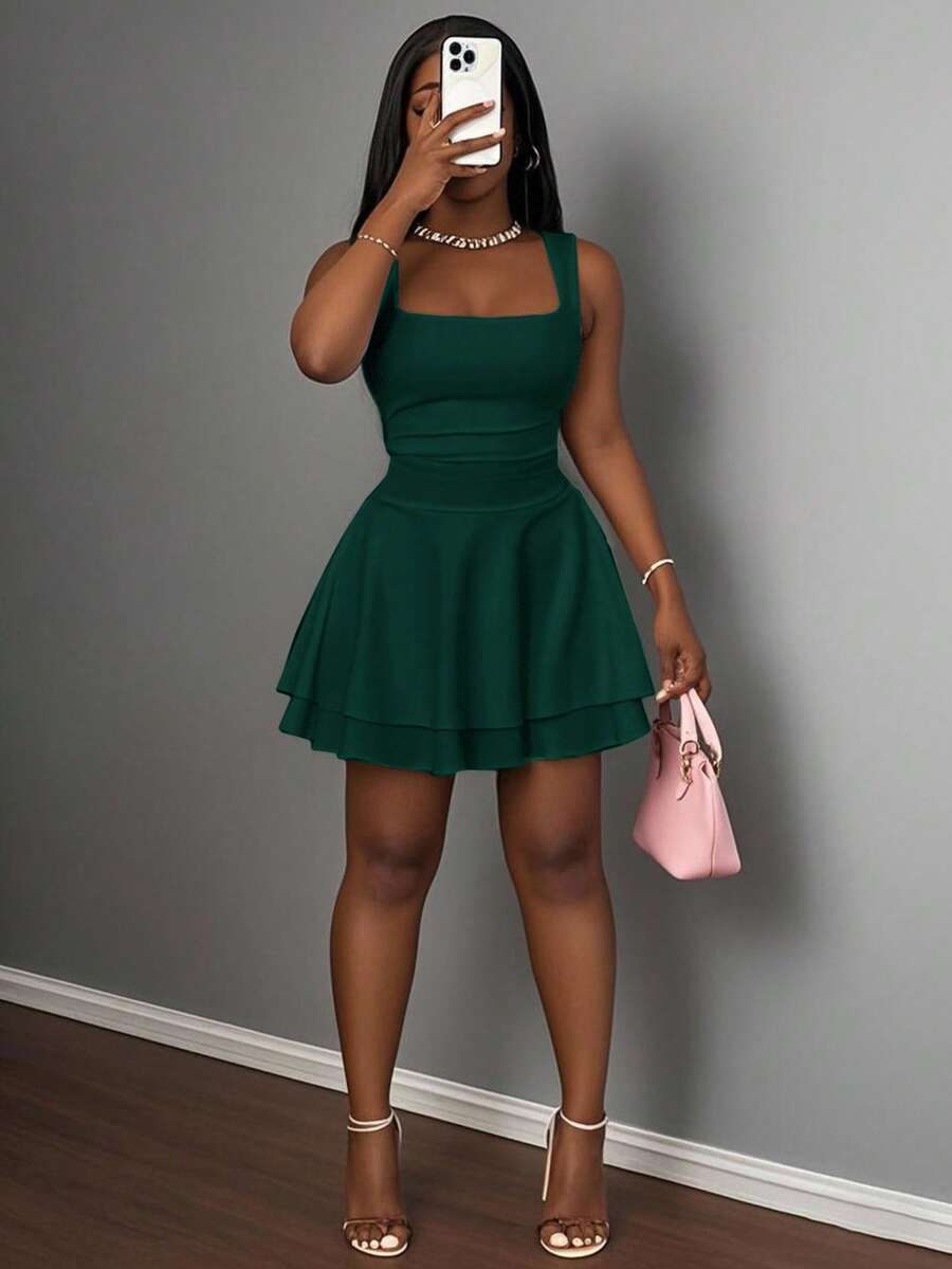 Slaydiva Women's Casual Basic Sleeveless Ruched Layered A-Line Short Dress, Minimalist Design