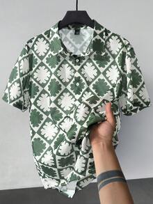 Manfinity Homme 男士休闲全印花衬衫，时尚日常穿着绿色图案衬衫，男士绿白衬衫，男士绿色夏威夷衬衫，绿色图案衬衫，男士短袖衬衫，男士复古风格，日常休闲，周末旅行，户外活动，探险旅行，轻松的工作环境或半正式场合，男友/丈夫礼物，周年纪念/生日礼物，派对，夏季假期，婚礼，春夏交替，狂欢节，男士节日三叶草印花短袖Polo衫，圣帕特里克节 - 彩色 - 查看 4