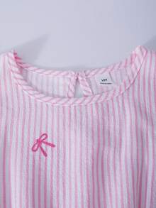 SHEIN Explorewe Streecool 女童两件套：休闲罗纹短款无袖毛衣 + 印花蝴蝶结简约编织连衣裙（含腰带），适合春夏日常休闲穿着 - 粉色 - 查看 3