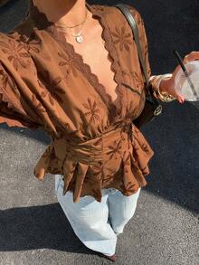 Siren Gaze 度假纯色梭织刺绣短袖V领修身女式衬衫，休闲沙滩度假上衣 - 棕色 - 查看 3