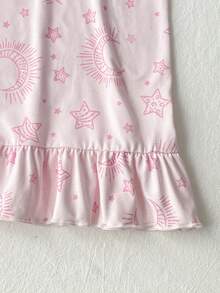 SHEIN Camisola infantil feminina, modelo solto e fino, com estampa de estrelas e lua rosa, detalhes em renda, roupa de dormir infantil estilosa para o verão. - Rosa - Ver 7