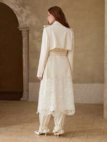 MOTF PREMIUM 尔蕾丝拼接双排扣系带风衣 - 米色 - 查看 3