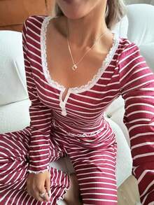 SHEIN 女士休闲条纹印花蕾丝边方领长袖睡衣套装 - 酒紅色 - 查看 3