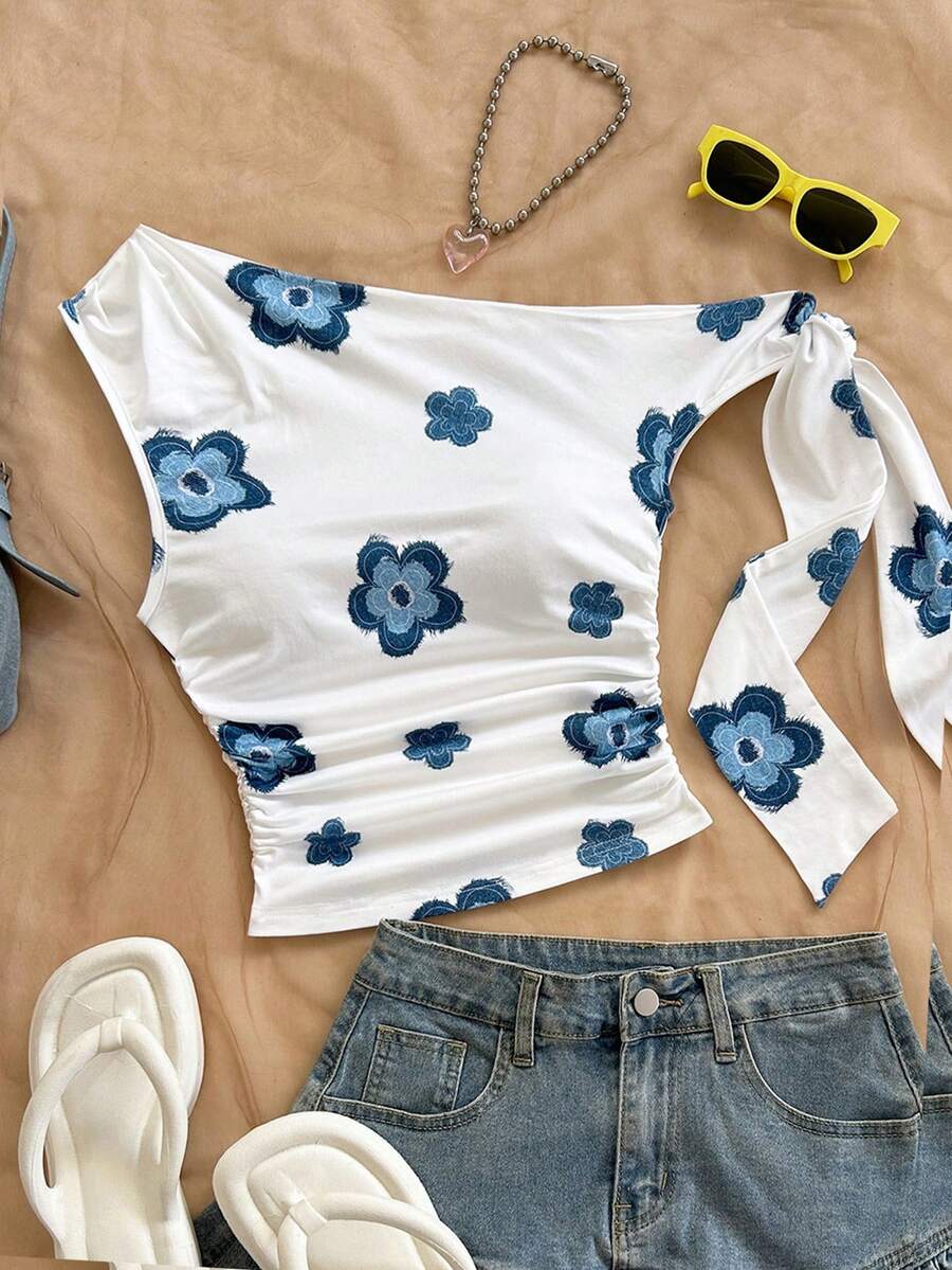 Soleia Blus Wanita Motif Bunga dengan Detail Lipatan di Bagian Depan dan Bahu Berkerut, Cocok untuk Karnaval, Pernikahan & Acara Lainnya - MultiWarna - View 1