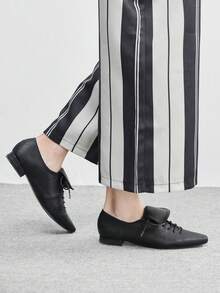 CUCCOO BIZCHIC 女士系带法式方头平底鞋 - 黑色 - 查看 3