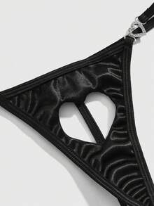 ROMWE J-Fashion Y2K性感镂空水钻金属闪亮心形丁字裤（女士款） - 黑色 - 查看 4