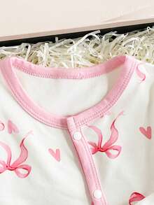 SHEIN 新生女宝宝可爱蝴蝶结印花针织柔软休闲圆领长袖连体衣，柔软舒适，适合情人节服装和礼物 - 粉色 - 查看 5