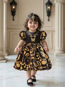 SHEIN Vestido elegante e sofisticado para bebê menina com estampa gráfica preta e mangas curtas, vestido formal com estampa floral patchwork, mangas compridas, estilo árabe casual, para bebês meninas na primavera/verão, ideal para férias em família / Jalabiya para bebê menina. Vestido vintage vermelho com estampa floral miúda de rosas, mangas curtas e corte em A, com detalhes dourados, vestido com estampa floral miúda, para combinar com mãe, filha e irmãs. - Multicolorido - Ver 13