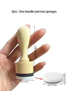 一个木柄和两个扁平海绵头的着色海绵、印章、印泥、DIY调色材料、剪纸模板和着色工具