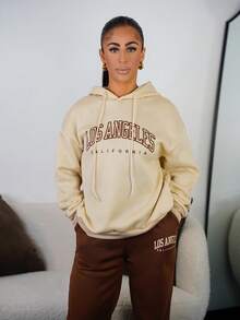 SAYEHFBABY 2 件女式字母印花长袖连帽运动衫和运动裤套装，秋冬季休闲装 - 彩色 - 查看 5