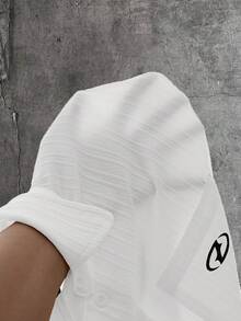 AXEPEAK Camisa casual de manga corta con estampado de letras, de corte holgado y de solapa única para hombres - Blanco - Ver 5