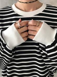 FRIFUL 女士条纹圆领落肩长袖休闲宽松中长连衣裙 - 黑色 - 查看 7