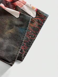 ROMWE MEN Street Life Pantalones cortos vaqueros casuales y versátiles con bolsillo sesgado y estampado de retrato para hombres - Negro - Ver 4