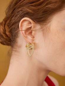 MOTF PREMIUM 18K GOLD PLATED CLAW CHAIN TASSEL SYMMETRIC MINIMALIST ELEGANT HOOP EARRINGS - Yellow Gold - View 4