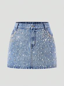 SHEIN MOD 大码夏季休闲牛仔裙，饰有铆钉和水钻，适合夏季、春季、夏季派对、优雅派对、婚礼宾客、毕业典礼等场合，也适合度假穿着。这款浅色水洗牛仔裙饰有珍珠和水钻，尽显奢华质感。 - 藍色 - 查看 1