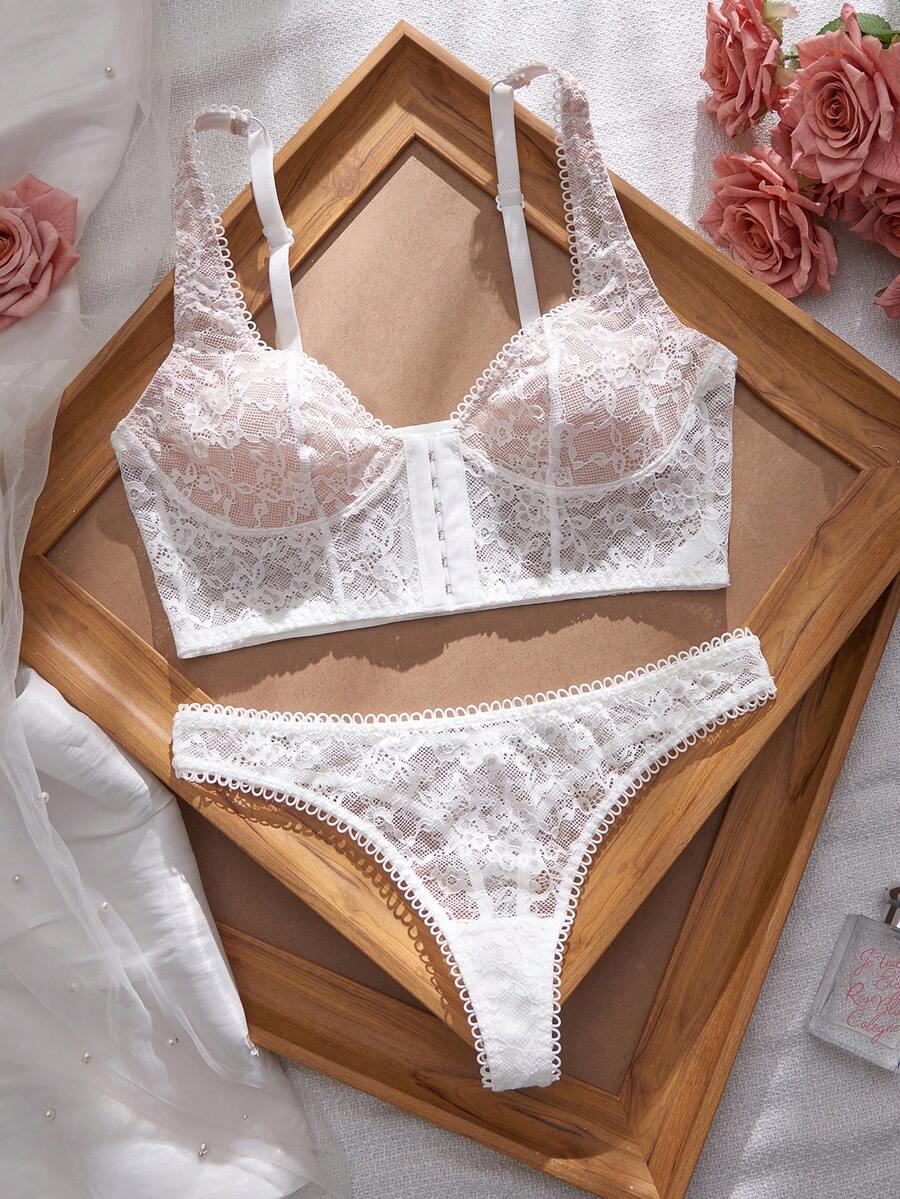 2pcs Lace Patchwork Front Closure Women's Lingerie Set - White - View 1