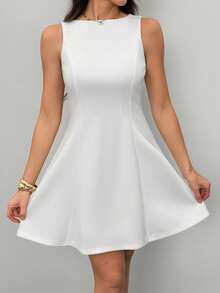 SHEIN Tall 女士纯色约会之夜A字无袖修身优雅连衣裙，适合秋季、夏季穿着，可作下午茶会礼服或白色毕业礼服。 - 白色 - 查看 6