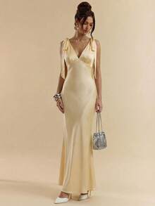 SHEIN BAE 性感简约纯色奶油黄深V领露背蝴蝶结连衣裙，适合派对、鸡尾酒会、正式场合、伴娘、生日、圣诞节、商务休闲等场合。 - 淡黃色 - 查看 3