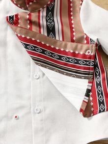 SHEIN مجموعة ملابس علوية كم طويل بتصميم زهري عتيق وبنطلون ساق واسعة للأطفال الصبية، ملائمة للحفلات والأعياد والمناسبات الخاصة مثل عيد الميلاد وحفلات الاستقبال والأعياد والمهرجانات، 2 قطعة - أبيض - مشاهدة 5