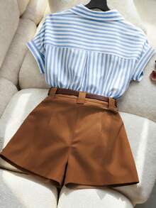 Franclia Conjunto casual y elegante de camisa de manga corta de corte holgado a rayas y shorts de color contrastante para mujer (con cinturón), versátil para vacaciones, negocios, citas, fiestas, playa y uso diario en verano - Multicolor - Ver 2