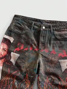 ROMWE MEN Street Life Pantalones cortos vaqueros casuales y versátiles con bolsillo sesgado y estampado de retrato para hombres - Negro - Ver 3