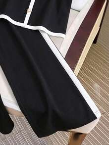 SHEIN Bộ đồ đôi cho bé gái tuổi teen gồm áo sơ mi ngắn tay cổ chữ V phối màu tương phản và quần dài, thích hợp cho mùa tựu trường, thanh lịch khi đi làm, nữ tính. - Đen và trắng - Xem 4