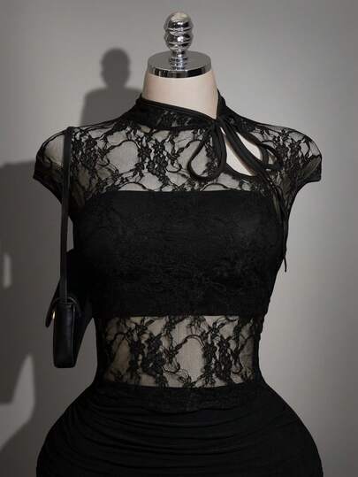 SHEIN ICON Áo kiểu nữ tay ngắn, cổ ren, thắt nơ phía trước.