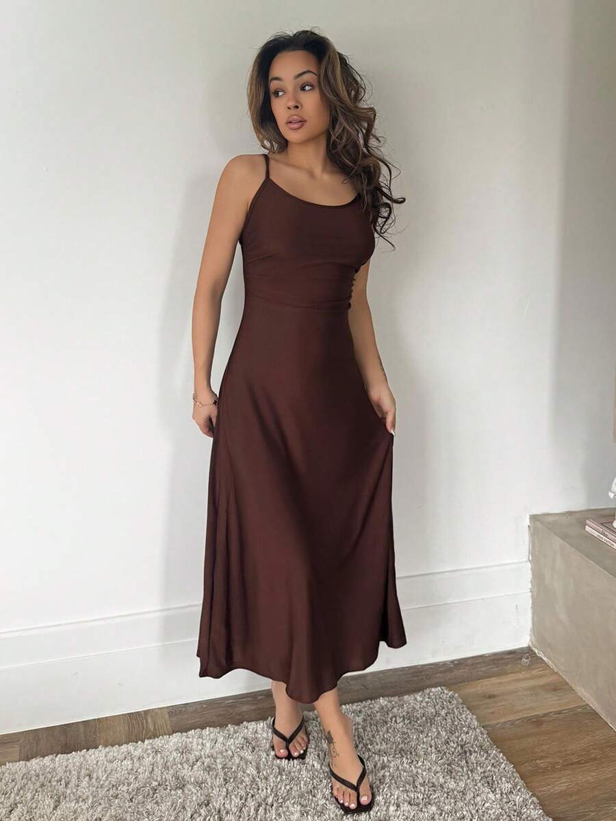 RebeccaVibe 女士纯色褶皱腰喇叭下摆细肩带连衣裙、半正式连衣裙、优雅茶会连衣裙、飘逸巡航女士服装 - 棕色 - 查看 1