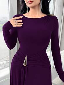 Modelyn 女士纯色船领金属装饰褶皱优雅中长连衣裙 - 紫色 - 查看 4