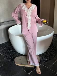 DAZY 女士睡衣套装，采用迷人的3D波点提花面料，饰以亮片刺绣和荷叶边下摆。 - 粉色 - 查看 9