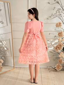 Glamorique Kids 1件女童甜美公主风珍珠装饰方领蝴蝶结腰部泡泡袖玫瑰连衣裙，夏季派对连衣裙 - 粉色 - 查看 2