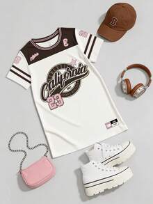 春夏秋季女童休闲时尚创意个性清新简约别致数字23徽章、五角星条纹、标语印花宽松短袖T恤裙，舒适日常穿着，温暖夏秋风格，适合春、夏、秋季穿着。