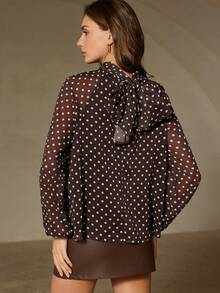 Aveloria Rosie 立领长袖衬衫，蝴蝶结袖口，波点内衬 - 棕色 - 查看 2