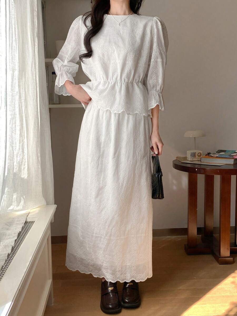 FRIFUL 女士圆领露背蝴蝶结镂空上衣和A字蕾丝裙两件套 - 白色 - 查看 1