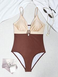 Swim Basics 女士夏季新款V领细肩带撞色亮面尼龙连体泳衣 - 彩色 - 查看 3