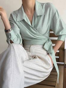 Livesso 女士纯色翻领系腰落肩长袖休闲衬衫 - 綠色 - 查看 1