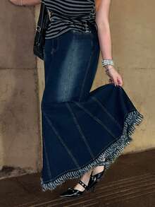 ROMWE Váy ngắn denim ôm sát người kiểu hippie cổ điển dành cho nữ cỡ lớn, có tua rua ở gấu váy và cạp chun. - Màu xanh lam - Xem 1