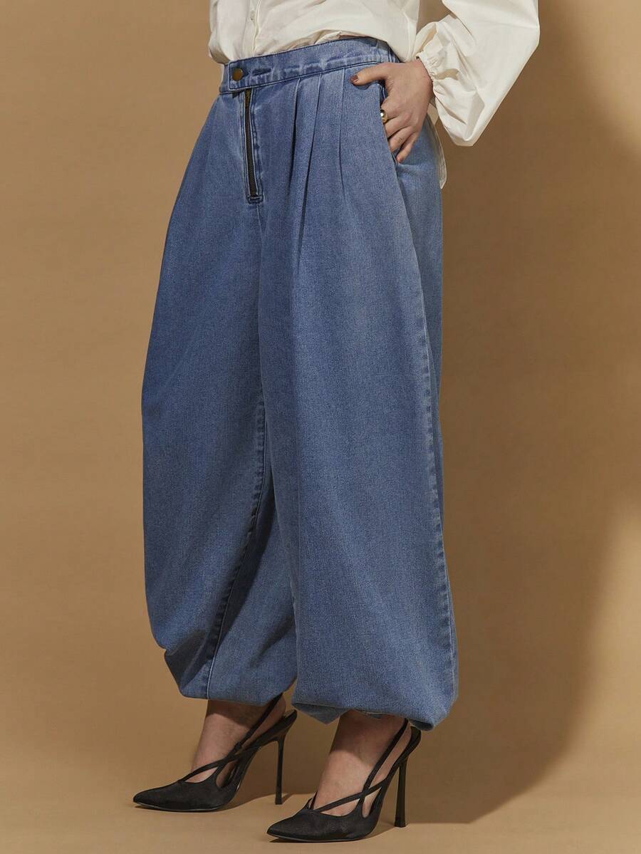 COSMINA 女士带口袋拉链纽扣褶裥休闲百搭通勤喇叭牛仔裤 - 淺色水洗藍 - 查看 1