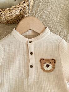 LMoss Kids Bộ 2 món áo sơ mi và quần short dệt kim màu trơn cổ tàu in hình gấu cho bé trai, kiểu dáng thường ngày. - Màu be - Xem 4