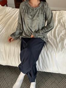 DAZY 线条画鸟纹宽松褶皱荷叶领上衣和宽松灯笼裤睡衣套装 - 卡其色 - 查看 3