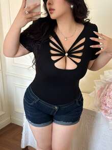 Vibekara Sexy Butterfly Hollow Out Cropped Short Sleeve T-Shirt, High-End French Design, Slim Fit, Black, Summer - Black - View 1