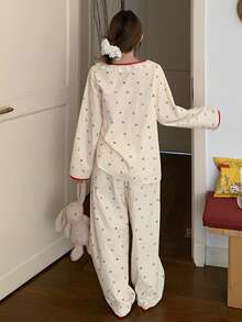 DAZY 碎花刺绣荷叶边领撞色滚边宽松女士睡衣套装 - 米色 - 查看 2