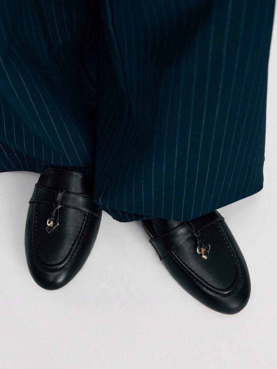 Mnmlis Women's Versatile Fashion Flat Shoes For Daily Wear - Black - View 1