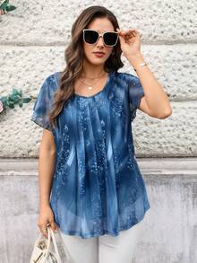 EMERY ROSE 大码女式蓝色花卉印花 V 领荷叶边短袖休闲衬衫，夏季