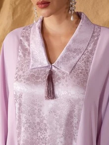Al Najma 女士复古优雅浅紫色流苏领饰缎面提花宽松长袖长袍 - 淡紫色 - 查看 1